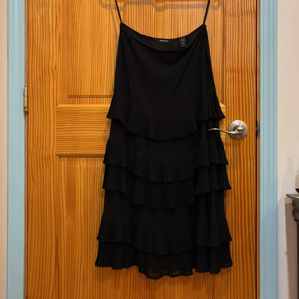Thanksusales🎉 Express beautiful long skirt $22
